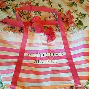 Victoria secret beach tote new with tags.